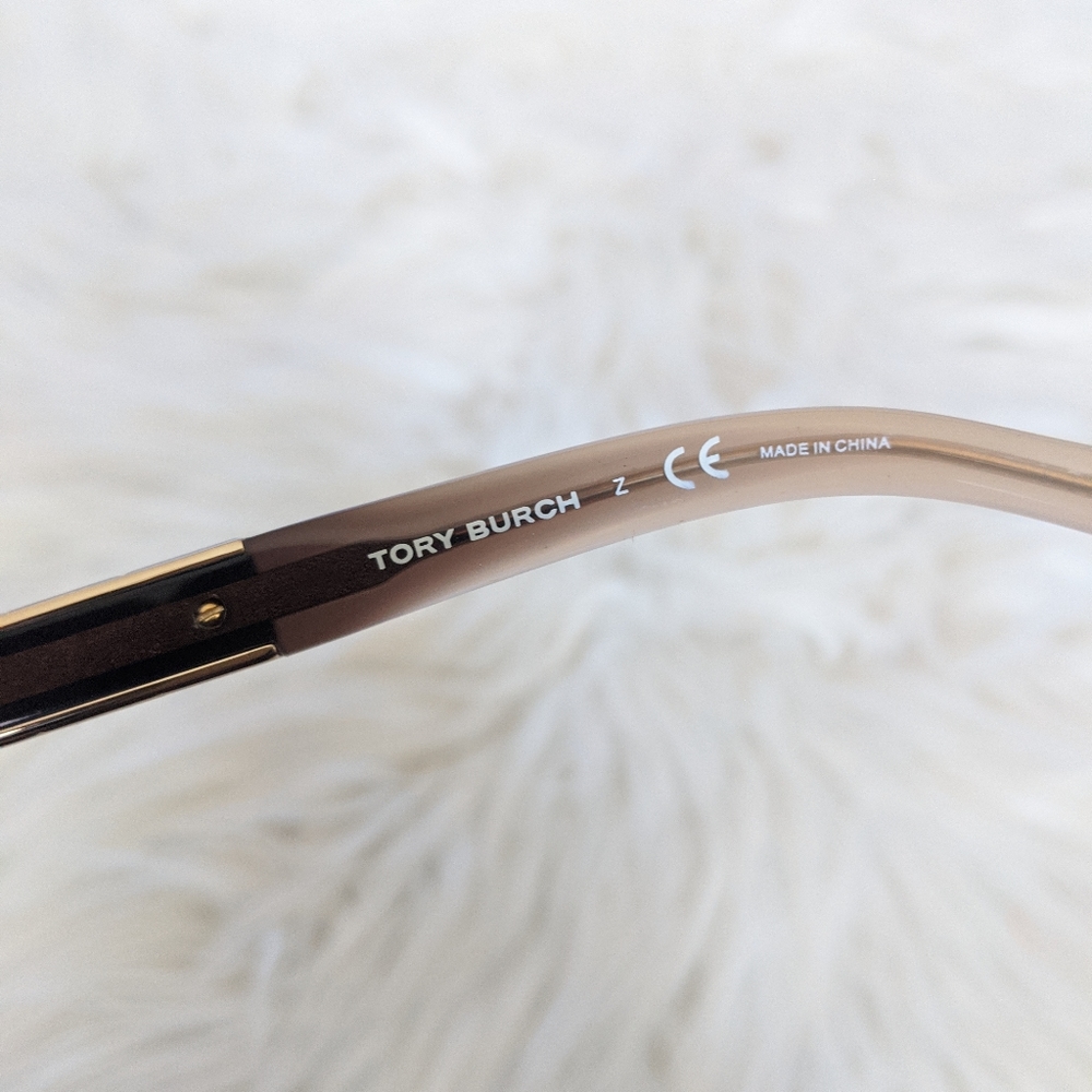 New Tory Burch Gold Pyramid Round Sunglasses - Picture 2 of 8